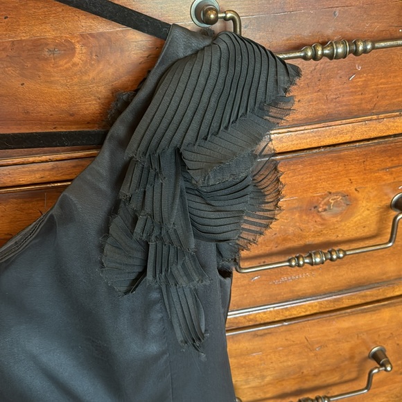 Classy and stunning little black Adrianna Papell Evening dress. EUC size 10 - Picture 3 of 7